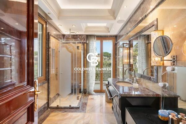 Villa 9 pièces à vendre Antibes - 06600 / Réf: 985