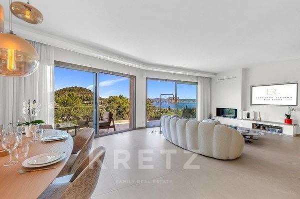 ÉCRIN D’EXCEPTION : VILLA HYPER-LUXE AVEC VUE FÉERIQUE SUR LA BAIE DE CANNES