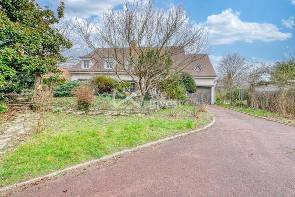Propriété familiale de standing – 270 m² habitables – Parc arboré avec piscine
