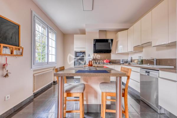 Propriété familiale de standing – 270 m² habitables – Parc arboré avec piscine