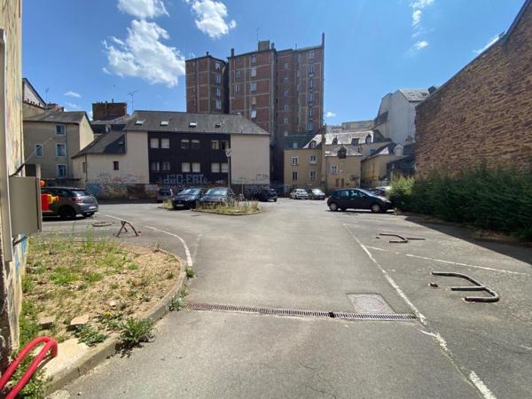 Location Parking - 10 m² (réf : 572610)