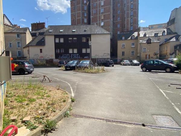 Location Parking - 10 m² (réf : 572610)