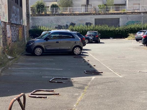 Location Parking - 10 m² (réf : 572610)