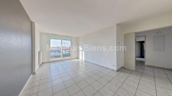 Appartement 3 pièces 67m2 avec terrasse et garage de 30m2