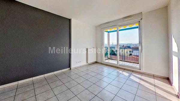 Appartement 3 pièces 67m2 avec terrasse et garage de 30m2