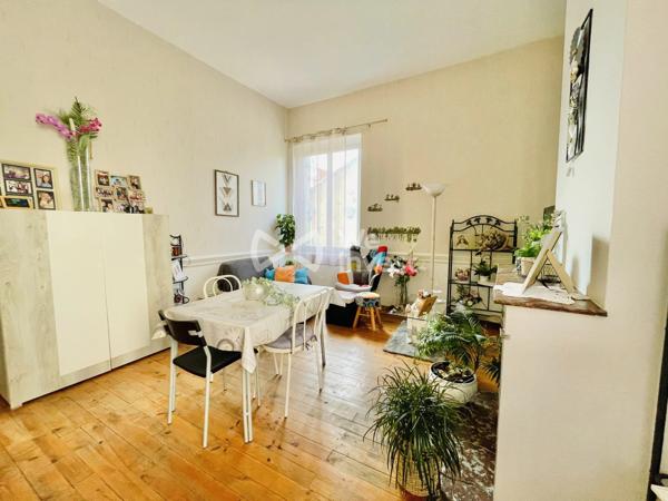 Immeuble avec huit logements.