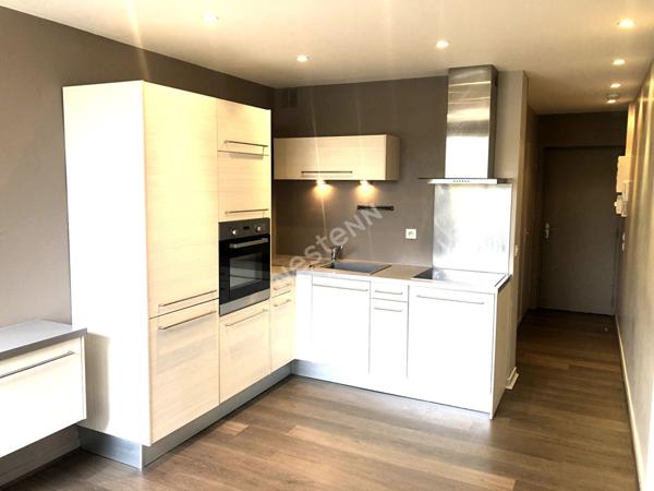 Investisseur, Appartement calme et spacieux de 53 m2, proche du centre d'Ecully