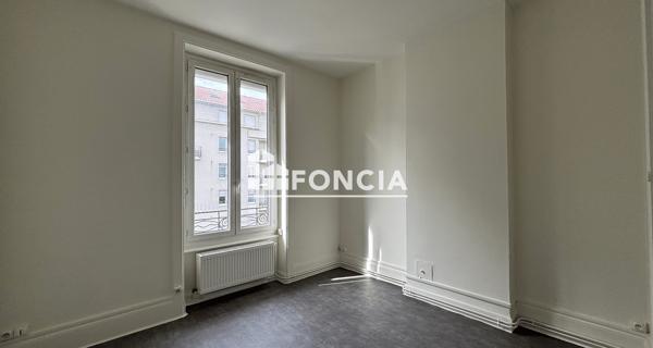 Location Studio 36.38 m² - Bron 69500