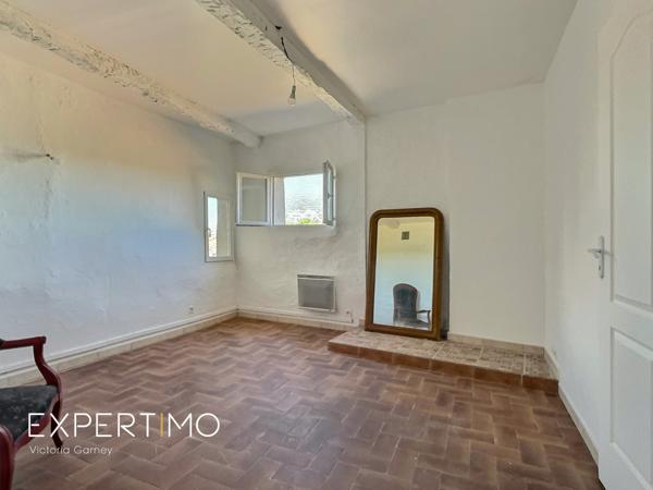 La Verdière (83560) Maison de village unique - habitation ou chambre d’hôte