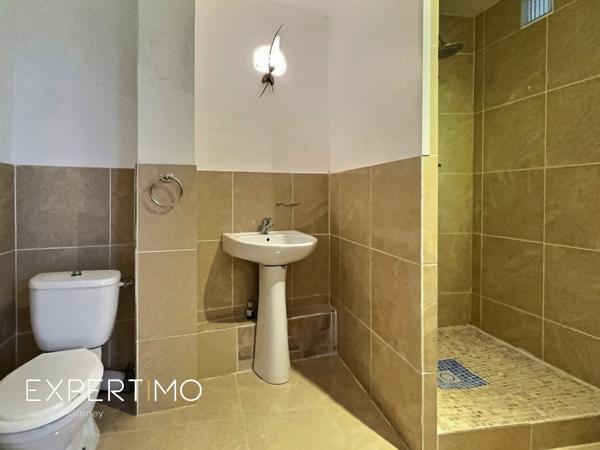 La Verdière (83560) Maison de village unique - habitation ou chambre d’hôte