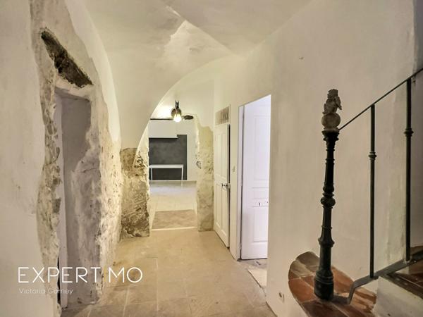 La Verdière (83560) Maison de village unique - habitation ou chambre d’hôte