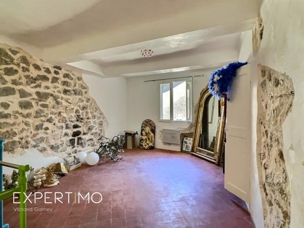 La Verdière (83560) Maison de village unique - habitation ou chambre d’hôte