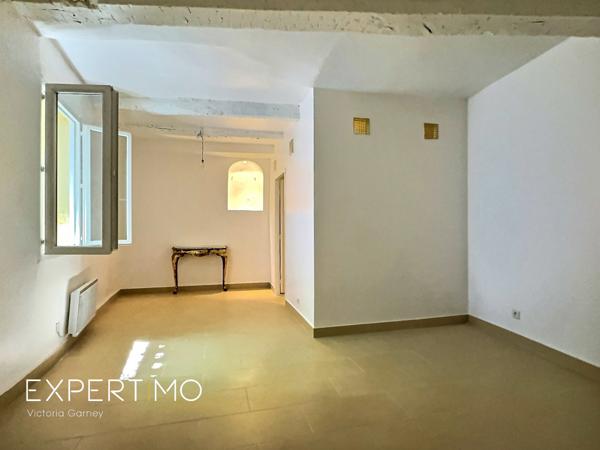 La Verdière (83560) Maison de village unique - habitation ou chambre d’hôte