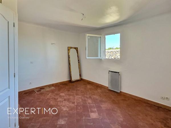 La Verdière (83560) Maison de village unique - habitation ou chambre d’hôte