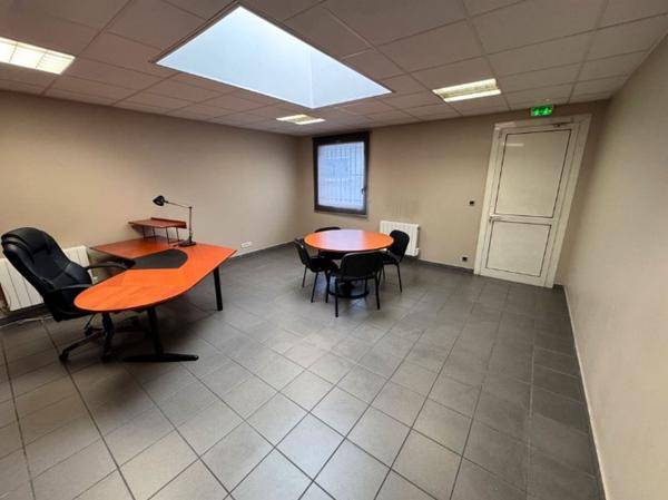 A louer - Bureaux, adapté pour une activité mixte, au sein d'un parc collectif Rive de Gier ZI Combeplaine