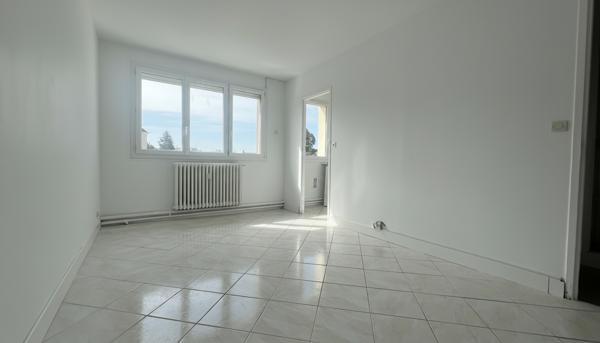 Appartement 2 pièces à louer à Chartres - Dernier étage avec exposition sud