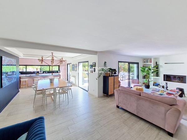 VOLUMES, piscine ET DOUCEUR DE VIVRE au coeur du GOLFE DU MORBIHAN