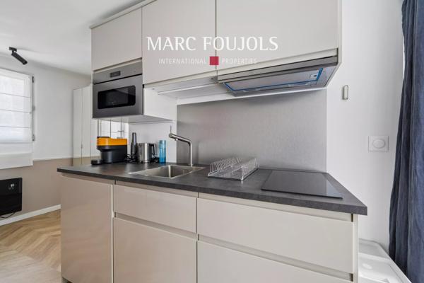 Paris VI Saint Germain : appartement rénové et traversant au calme d’un quartier très recherché