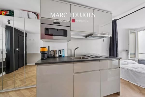 Paris VI Saint Germain : appartement rénové et traversant au calme d’un quartier très recherché