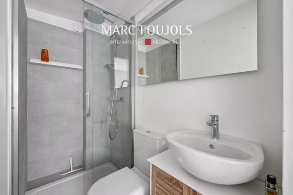 Paris VI Saint Germain : appartement rénové et traversant au calme d’un quartier très recherché
