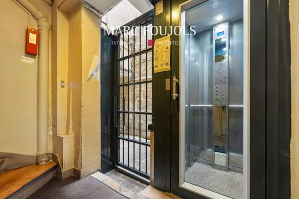 Paris VI Saint Germain : appartement rénové et traversant au calme d’un quartier très recherché