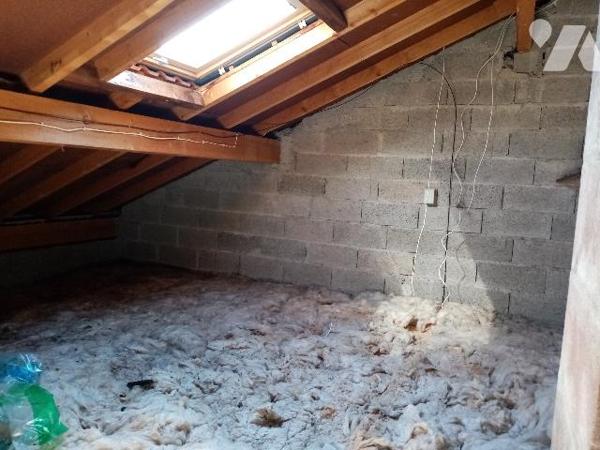 vue dominante sur la vallée pour ce pavillon traditionnel à conforter