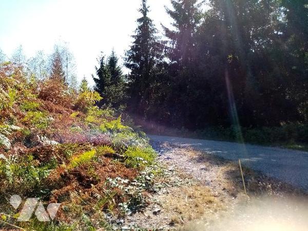vue dominante sur la vallée pour ce pavillon traditionnel à conforter
