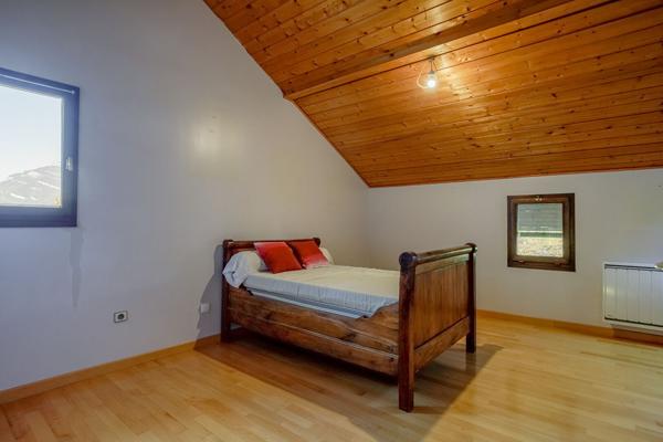 Spacieuse maison à vendre à Saint Baldoph - 11 Pièces et 7 Chambres !