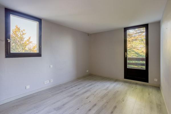 Spacieuse maison à vendre à Saint Baldoph - 11 Pièces et 7 Chambres !