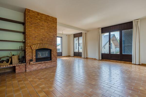 Spacieuse maison à vendre à Saint Baldoph - 11 Pièces et 7 Chambres !