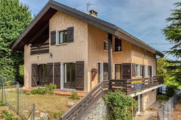 Spacieuse maison à vendre à Saint Baldoph - 11 Pièces et 7 Chambres !