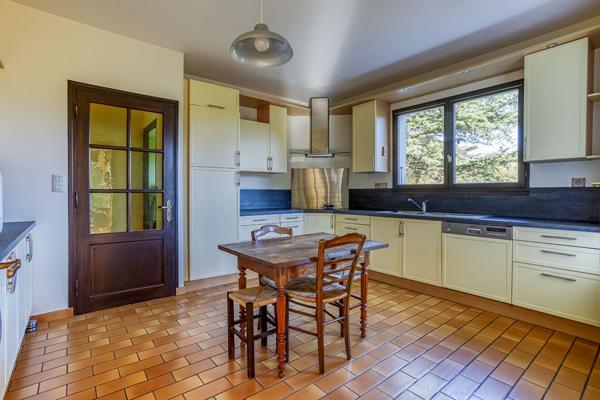 Spacieuse maison à vendre à Saint Baldoph - 11 Pièces et 7 Chambres !