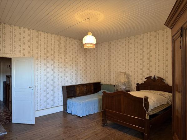 Grande maison de ville avec cours + possibilité de 2 logements ! Castelnaudary