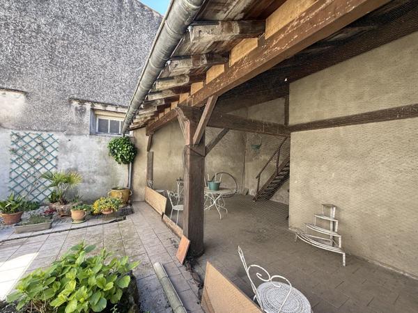 Grande maison de ville avec cours + possibilité de 2 logements ! Castelnaudary