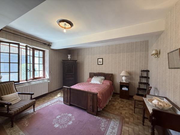 Grande maison de ville avec cours + possibilité de 2 logements ! Castelnaudary