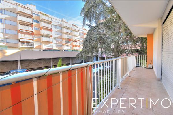 Vallauris (06220) Vallauris, 2 pièces avec parking cave, résidence piscine