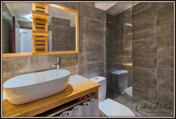 T1 bis meublé avec mezzanine – Sainte-Anne, Domaine de Belfond