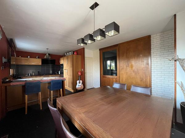 Grande maison de 195m² avec 3 chambres à proximité de St-Sulpice la Pointe !