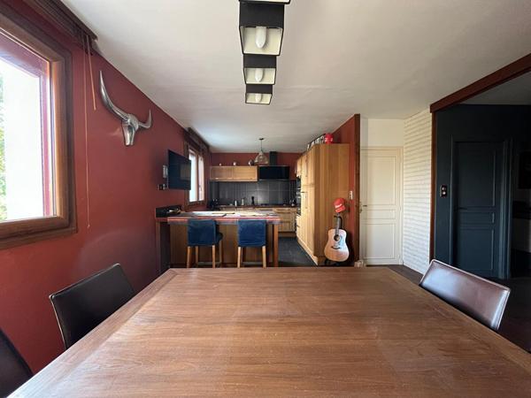 Grande maison de 195m² avec 3 chambres à proximité de St-Sulpice la Pointe !