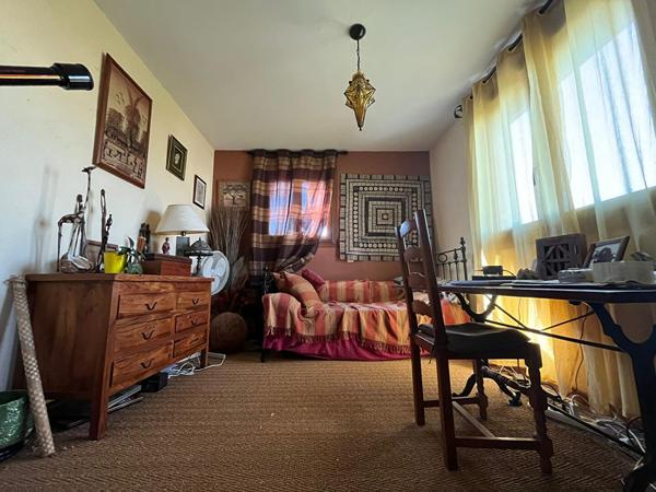 Grande maison de 195m² avec 3 chambres à proximité de St-Sulpice la Pointe !