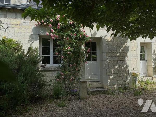 Située sur la commune d'Avoine, cette maison ancienne est édifiée sur une parcelle de 1 506 m²....