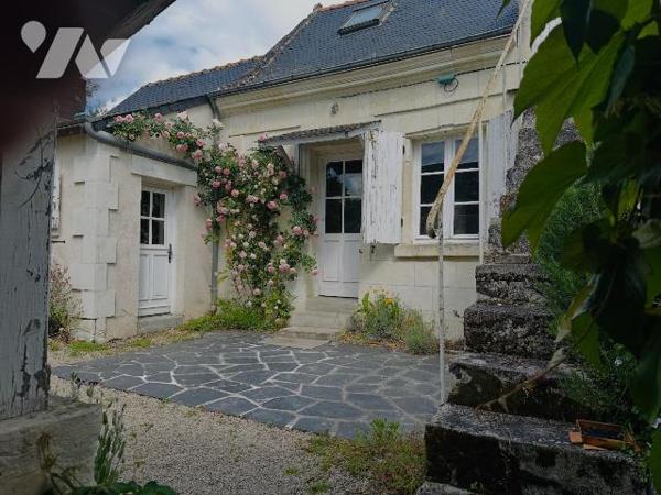 Située sur la commune d'Avoine, cette maison ancienne est édifiée sur une parcelle de 1 506 m²....