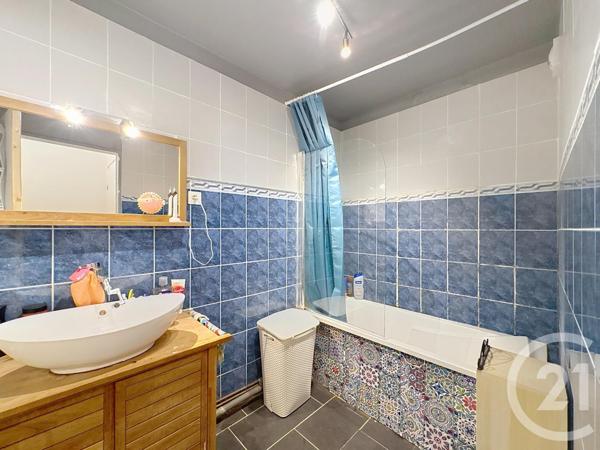 Appartement F3 à vendre  3 pièces - 60,90 m2 SAVIGNY LE TEMPLE - 77