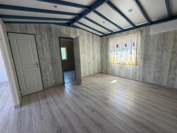 LA TRANCHE SUR MER A 15 MIN DANS RESIDENCE AVEC PISCINE VILLA BOIS AVEC VERANDA TERRASSE ET JARDIN