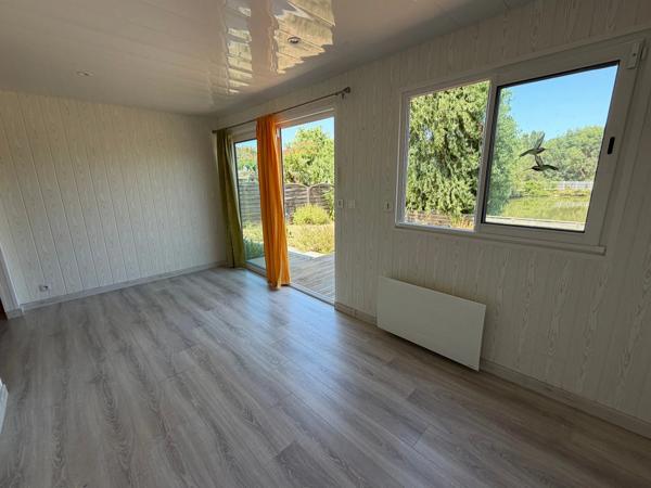 LA TRANCHE SUR MER A 15 MIN DANS RESIDENCE AVEC PISCINE VILLA BOIS AVEC VERANDA TERRASSE ET JARDIN
