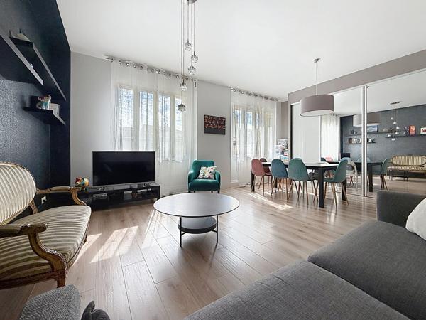 CENTRE VILLE T5 de 93 m² lumineux proche gare garage et cave