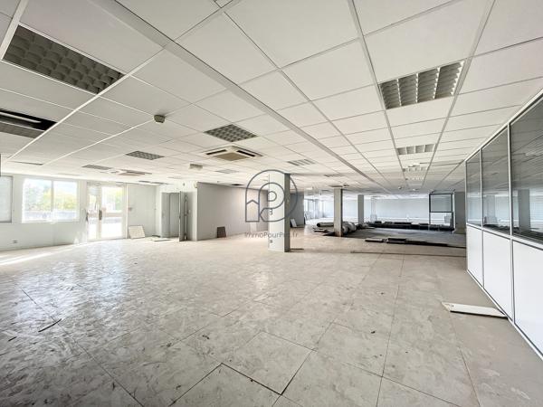 Ensemble immobilier 1 842 m² DIVISBLE | Métro en face | Accès direct Lille