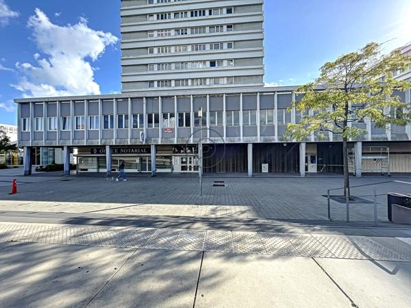 Ensemble immobilier 1 842 m² DIVISBLE | Métro en face | Accès direct Lille