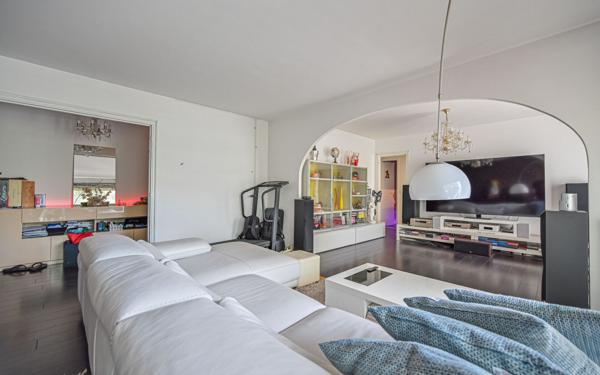 Appartement à vendre    4 pièces • 89,08 m2 Paris 18