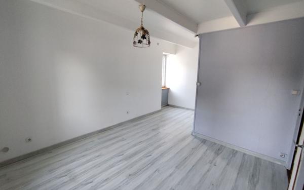 Maison à vendre    4 pièces • 102 m2 Guimiliau